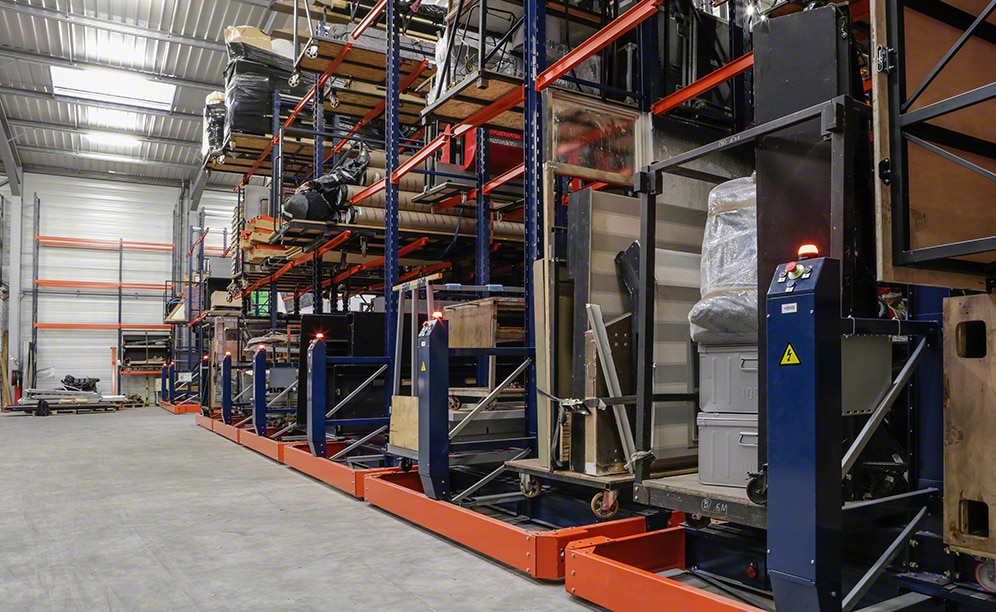 Entrepôt de Artys en France pour le stockage et la gestion d'équipements audio Entrepôt de Artys en France pour le stockage et la gestion d'équipements audio