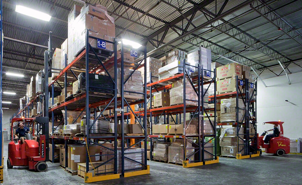 L'entrepôt de l’opérateur logistique Interworld Freight aux États-Unis L'entrepôt de l’opérateur logistique Interworld Freight aux États-Unis