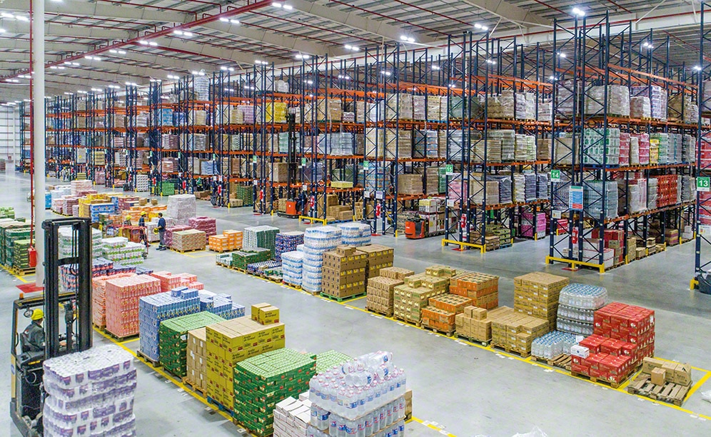 Rayonnages à palettes dans le centre logistique multi-clients de CBN Group en Argentine Rayonnages à palettes dans le centre logistique multi-clients de CBN Group en Argentine