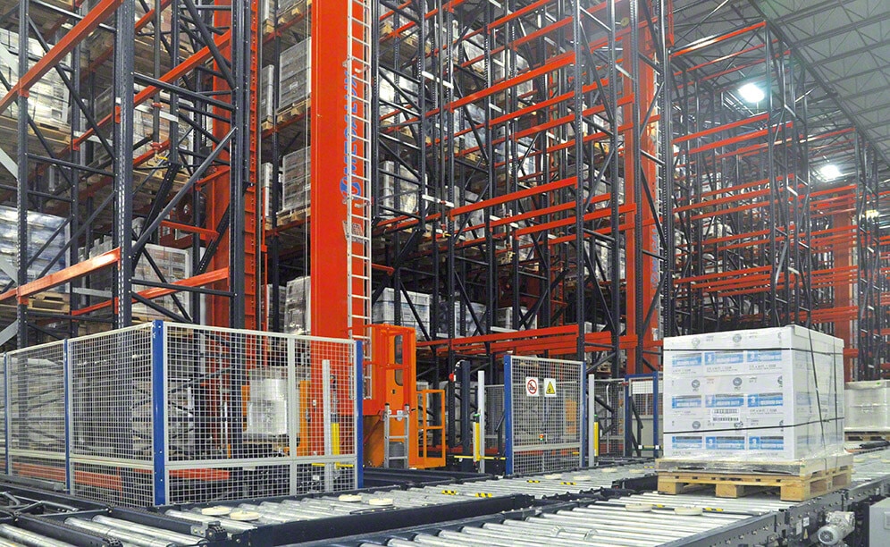 Le nouvel entrepôt automatisé à palettes pour Next Generation Films en Ohio possède les plus longues allées jamais construites au monde par le Groupe Mecalux Le nouvel entrepôt automatisé à palettes pour Next Generation Films en Ohio possède les plus longues allées jamais construites au monde par le Groupe Mecalux