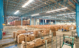 Le magasin automatique et autoportant, d’une capacité totale de 24 168 palettes Le magasin automatique et autoportant, d’une capacité totale de 24 168 palettes