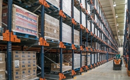 La capacité de stockage offerte par les 277 canaux de 6 mètres de profondeur dépasse 1 900 palettes